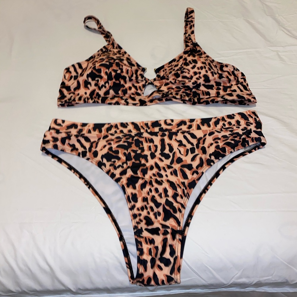 NWOT Curvy Fox Globetrotter Bikini
